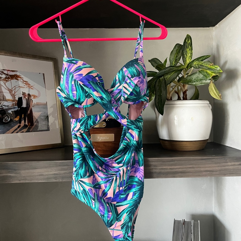 Shade & Store One piece